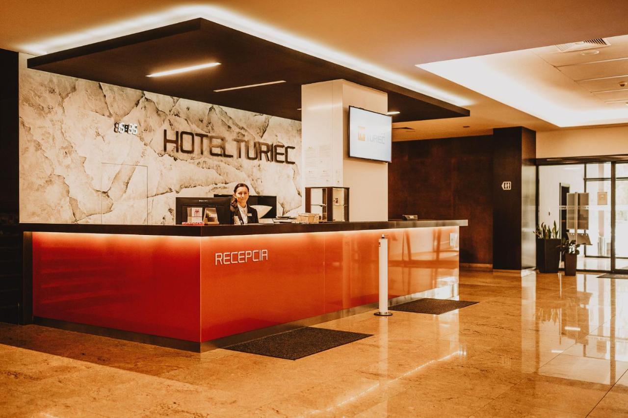 Hotel Turiec マルティン エクステリア 写真