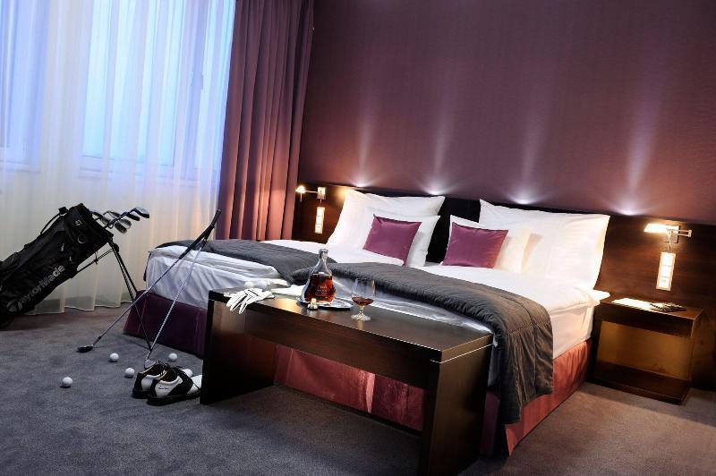 Hotel Turiec マルティン エクステリア 写真