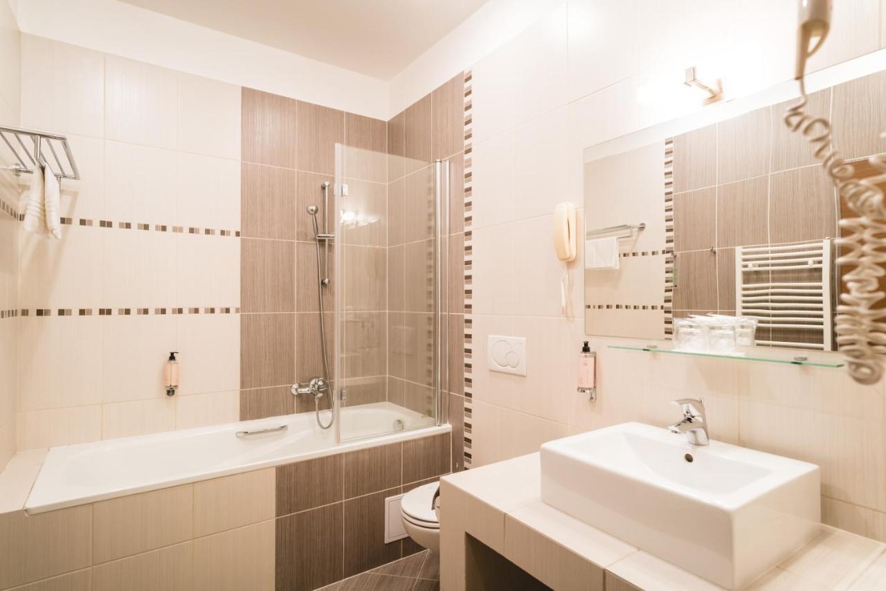 Hotel Turiec マルティン エクステリア 写真