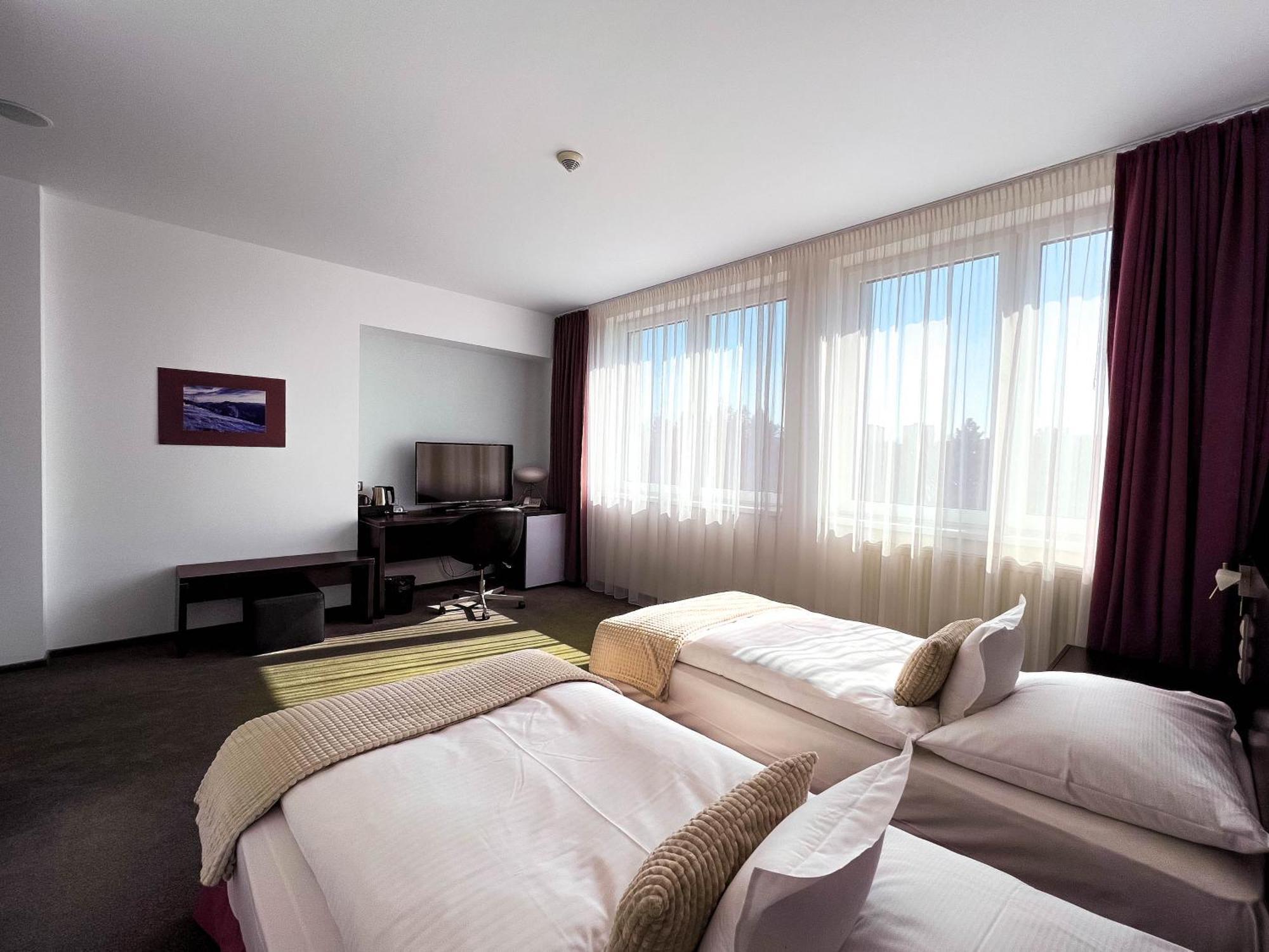 Hotel Turiec マルティン エクステリア 写真