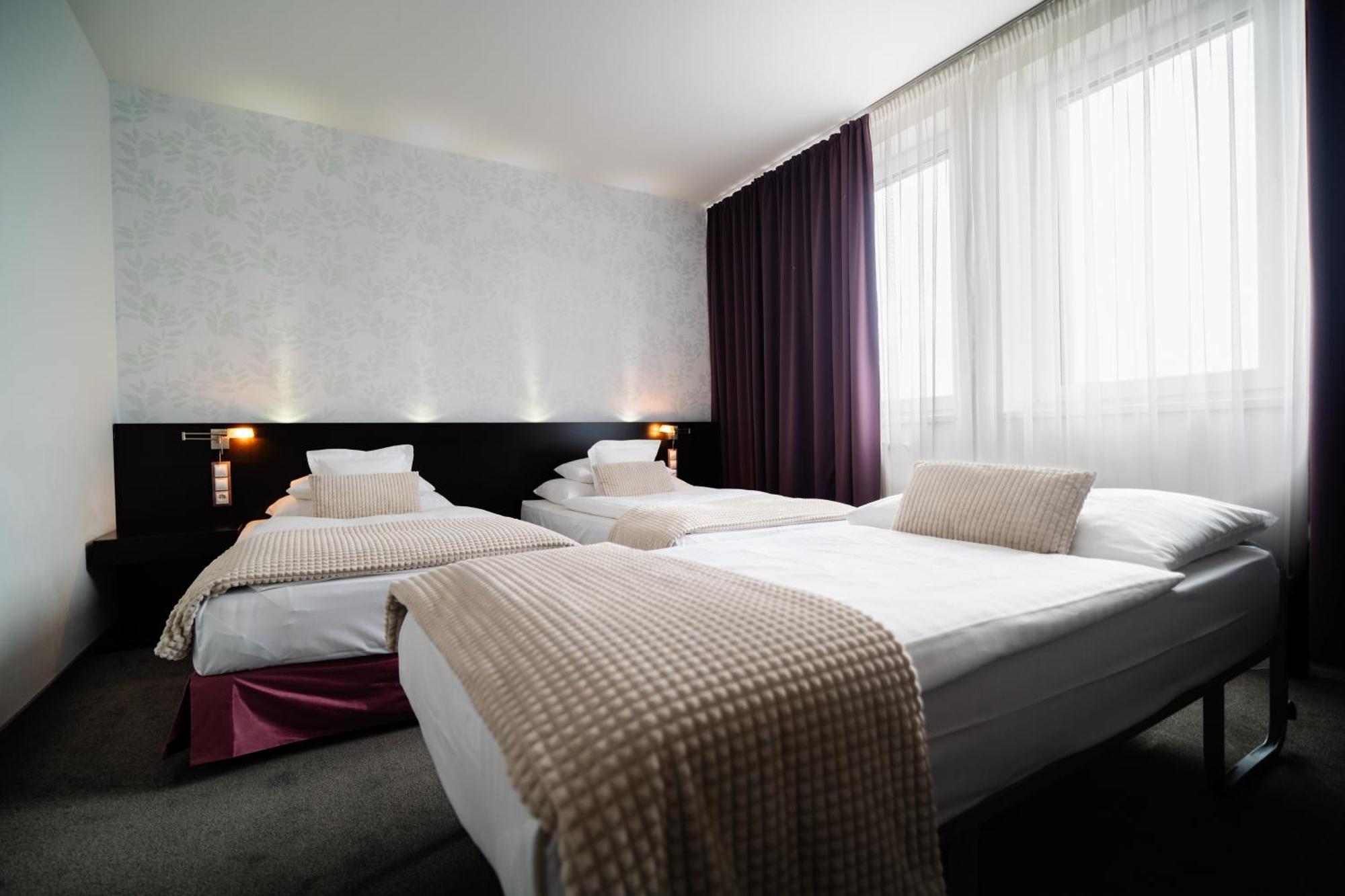 Hotel Turiec マルティン エクステリア 写真